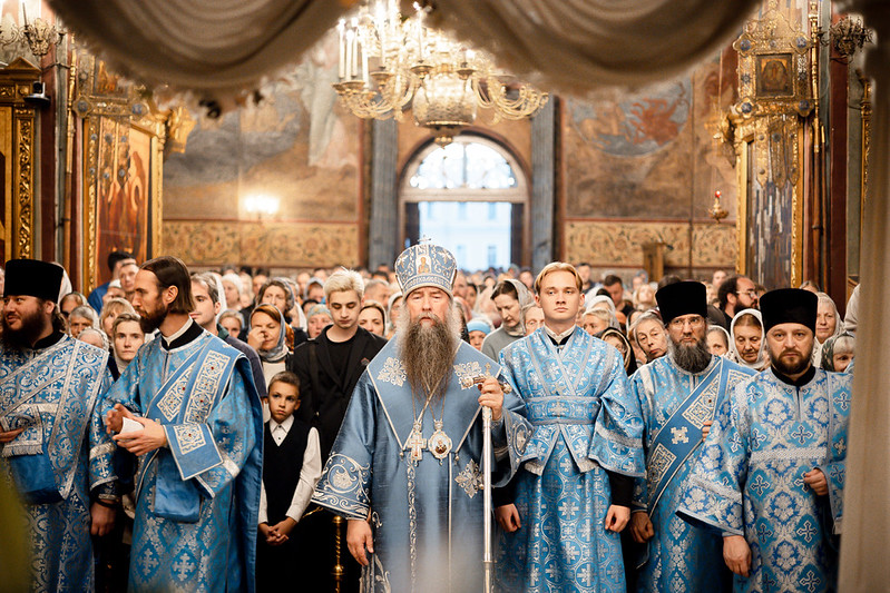 Проповедь епископа Сергиево-Посадского и Дмитровского Кирилла, наместника Свято-Троицкой Сергиевой Лавры, в Успенском соборе Лавры в праздник Успения Пресвятой Богородицы